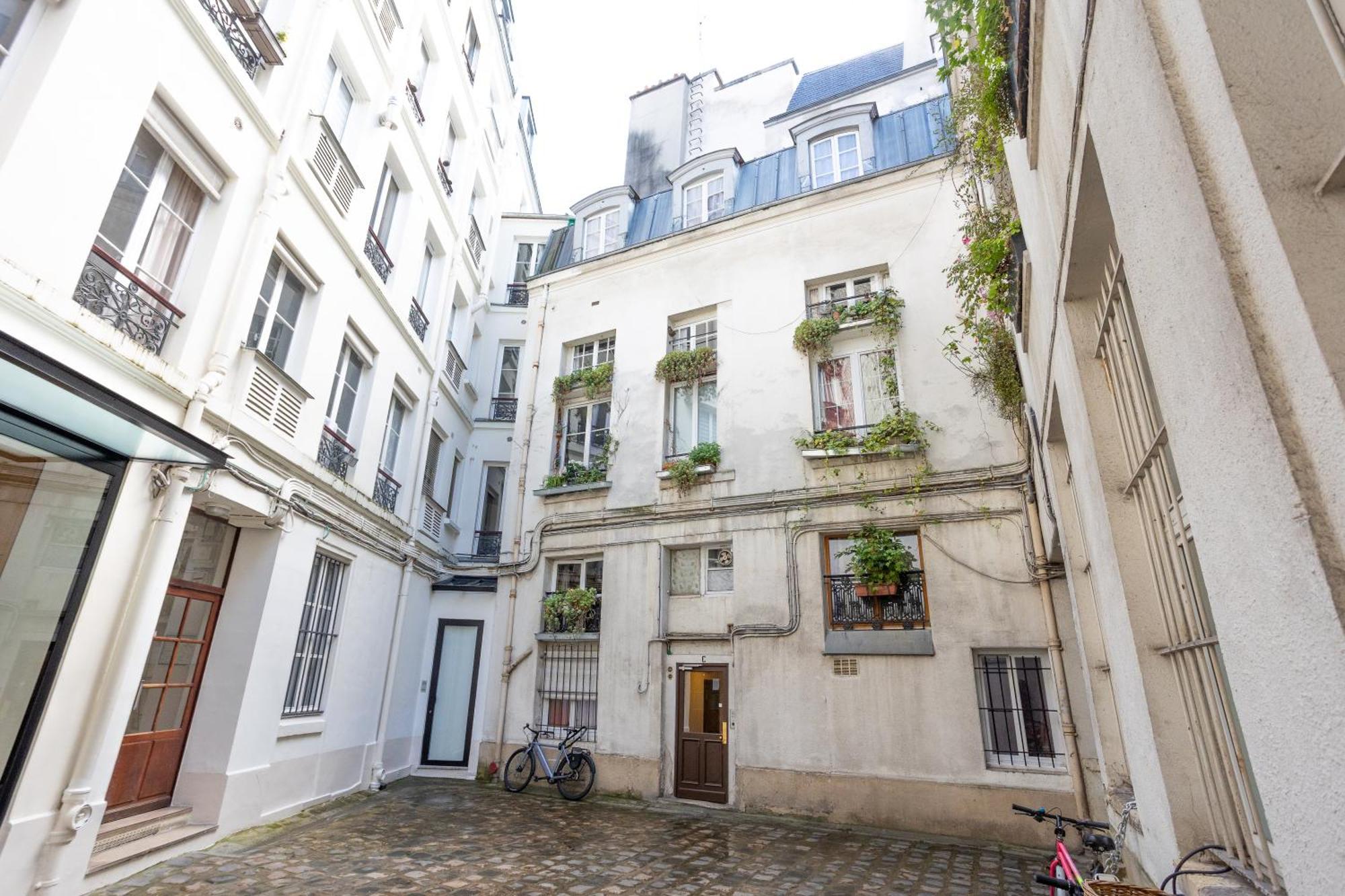 Studio Cosy Romantique En Plein Coeur De Parisアパートメント エクステリア 写真