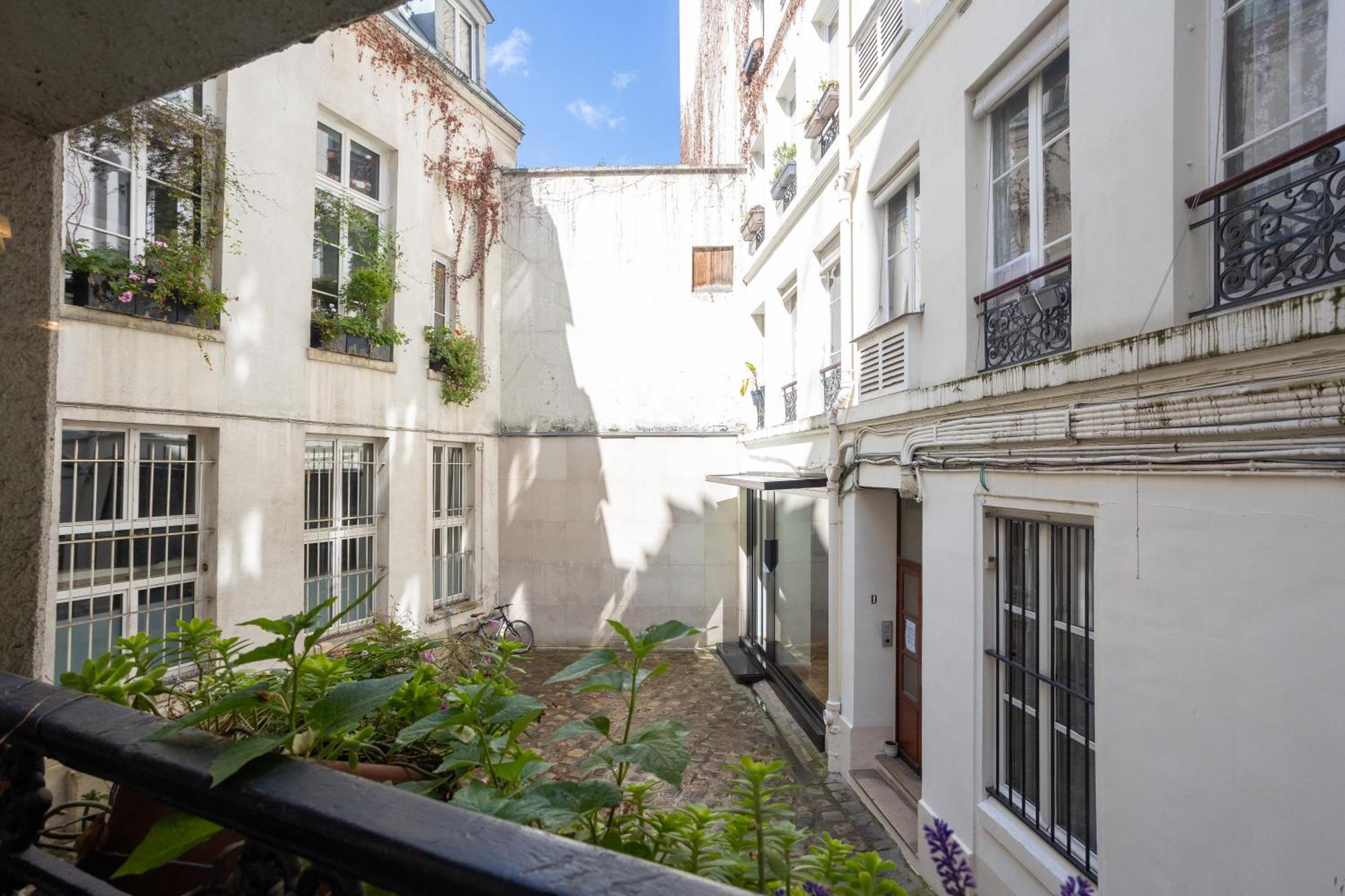 Studio Cosy Romantique En Plein Coeur De Parisアパートメント エクステリア 写真